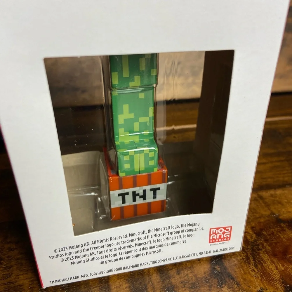 2023 Hallmark Ornament Tree Minecraft Green Creeper On TNT‎ Video Game